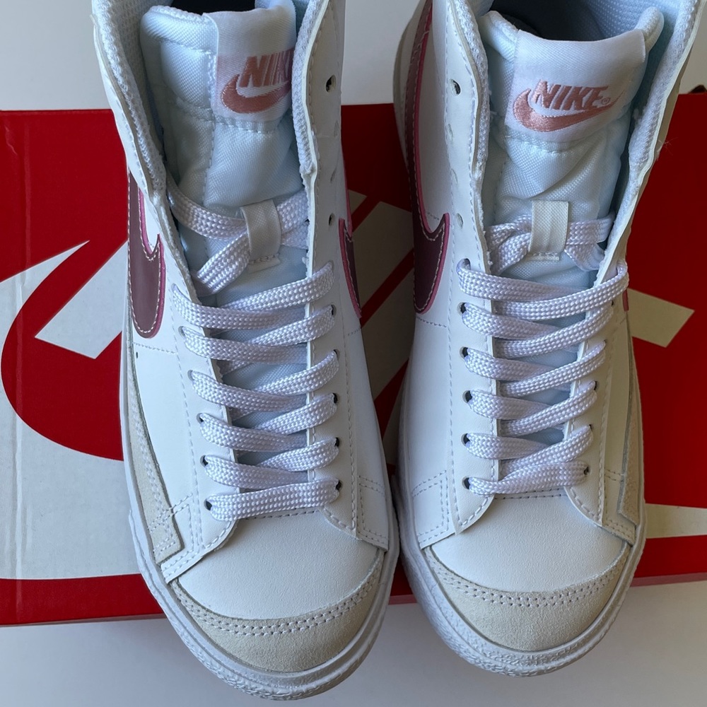 Nike Blazer Mid 77’ White Pink GS 4Y or Women’s 5.5 Brand NEW